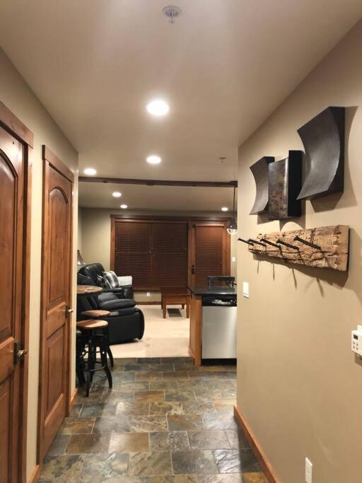 Penthouse Mountain Haven With Community Spa Room كيلوغ المظهر الخارجي الصورة