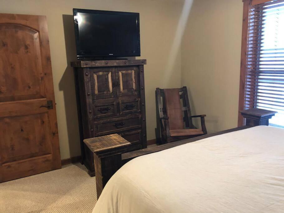 Penthouse Mountain Haven With Community Spa Room كيلوغ المظهر الخارجي الصورة
