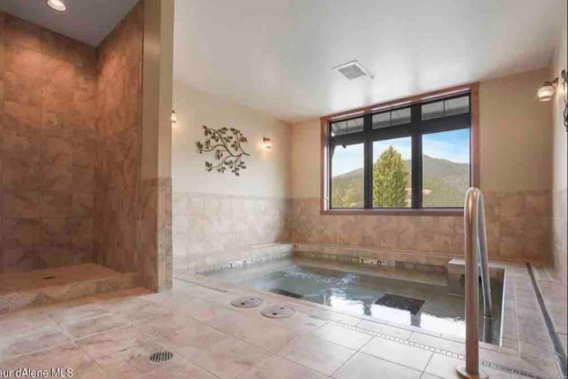 Penthouse Mountain Haven With Community Spa Room كيلوغ المظهر الخارجي الصورة